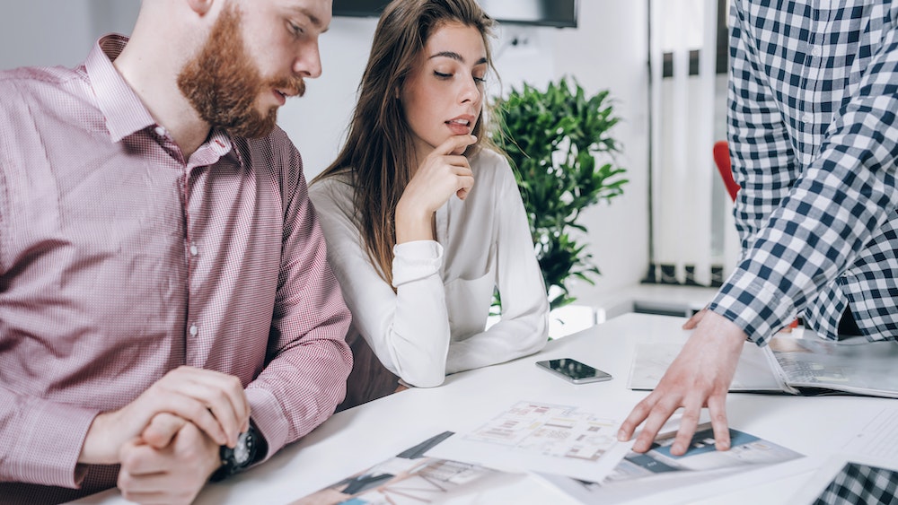 Comment payer les frais de commission d'agence immobilière : les modalités de paiement