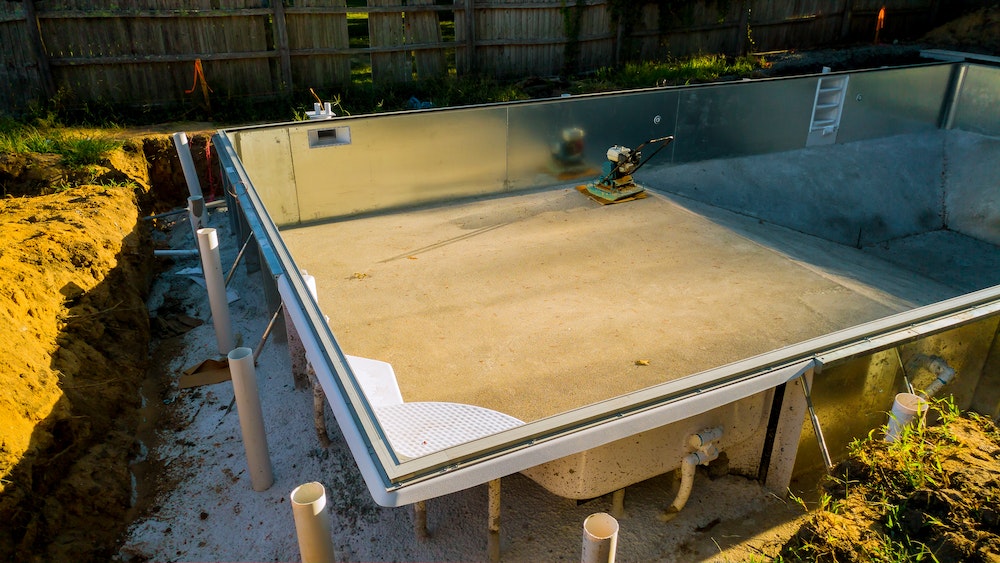 Construction d'une piscine : la clé pour une maison de vacances réussie